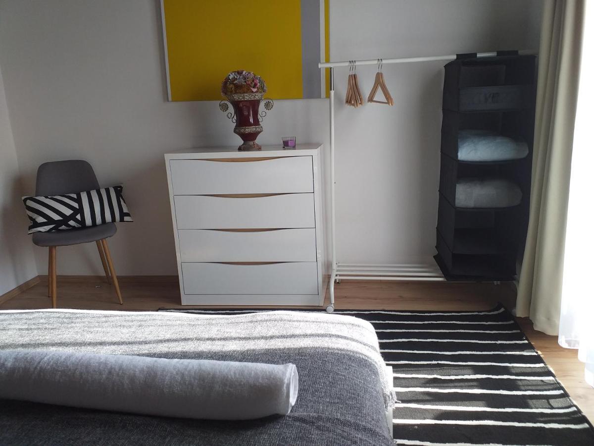 Art Inn Apartmanhaz Balaton-เจเนชดิแอช ภายนอก รูปภาพ