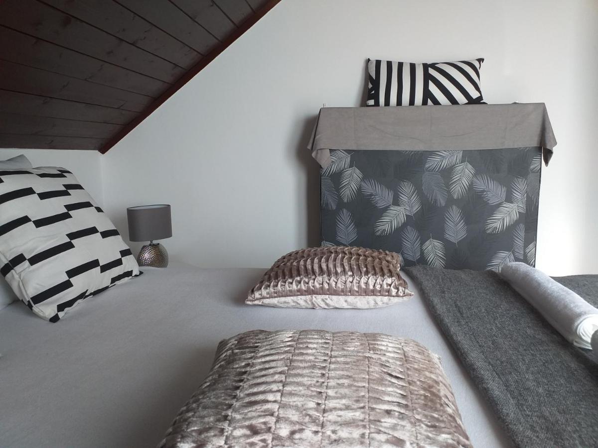 Art Inn Apartmanhaz Balaton-เจเนชดิแอช ภายนอก รูปภาพ