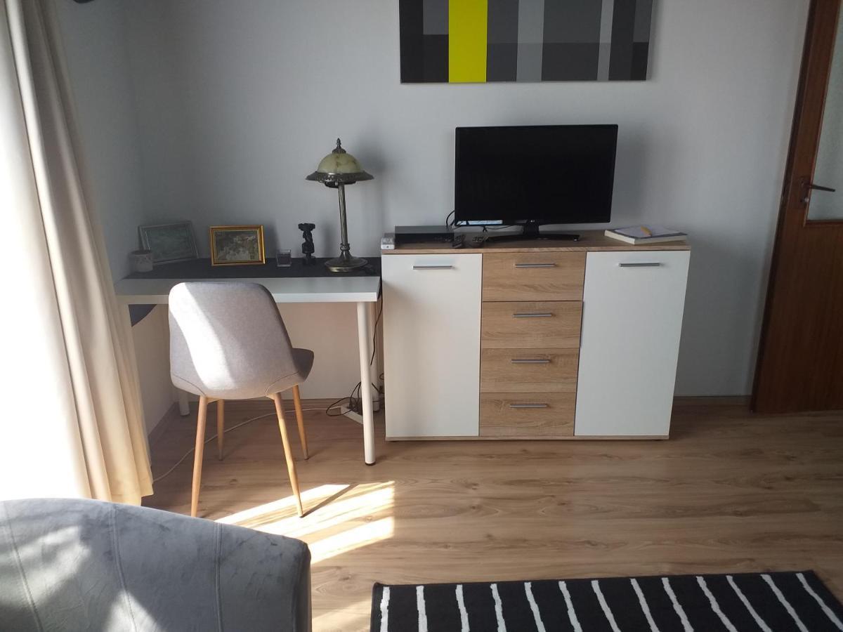 Art Inn Apartmanhaz Balaton-เจเนชดิแอช ภายนอก รูปภาพ