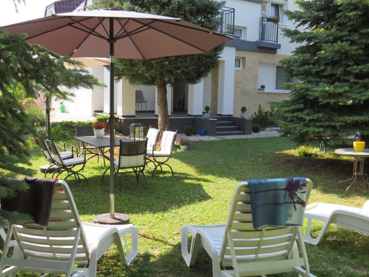 Art Inn Apartmanhaz Balaton-เจเนชดิแอช ภายนอก รูปภาพ