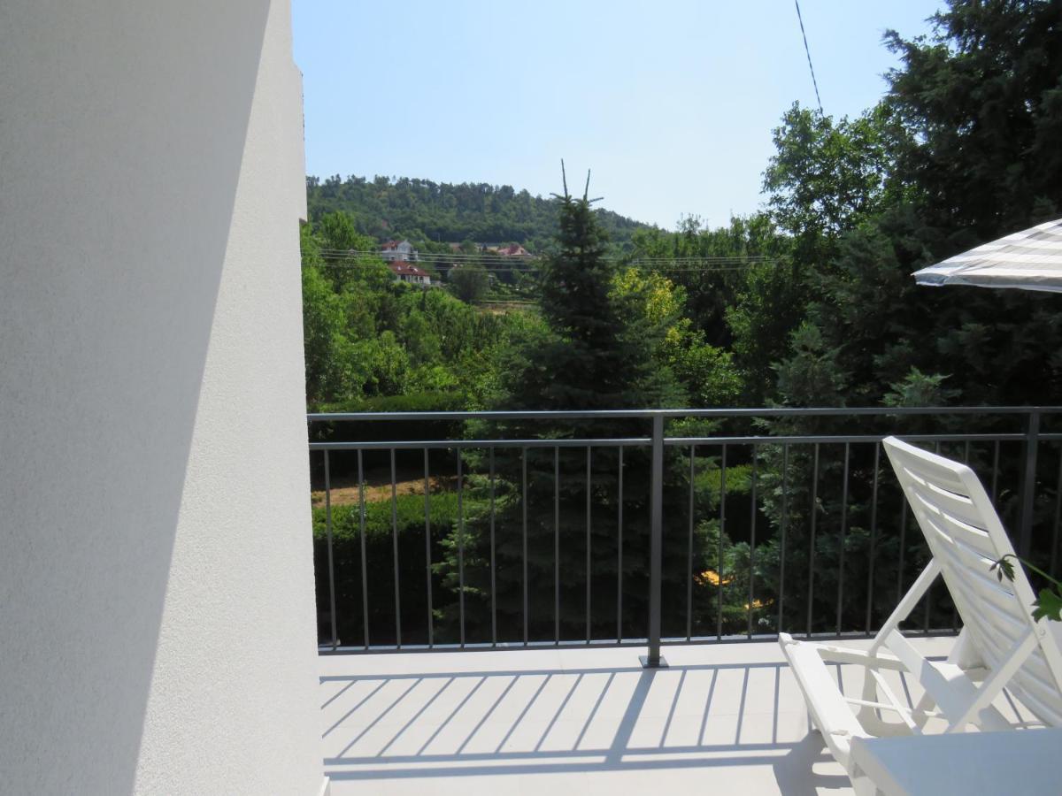 Art Inn Apartmanhaz Balaton-เจเนชดิแอช ภายนอก รูปภาพ