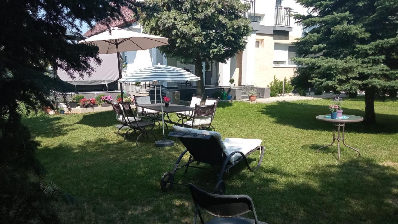 Art Inn Apartmanhaz Balaton-เจเนชดิแอช ภายนอก รูปภาพ